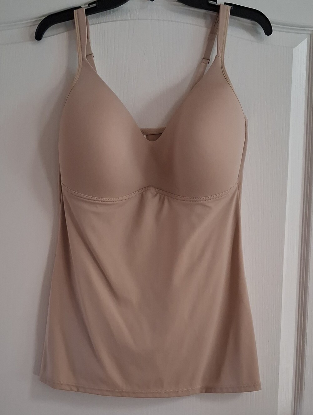 NWOT Seamless Nude Shaping Camisole with Molded Cups